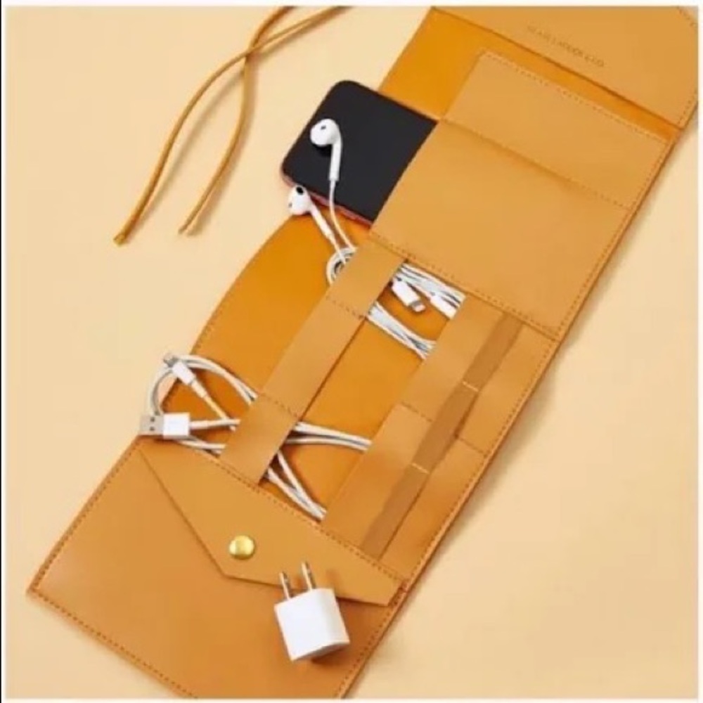 NEW Glass Ladder & Co | Tech Organizer | Colour is Honey